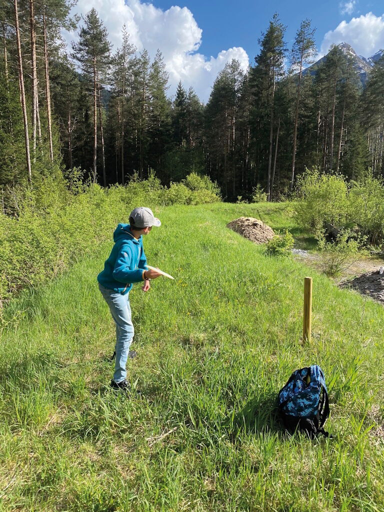 Parcoursgelände des Approach und Puttareals beim Freischwimmbad im Naturpark-Lechtal