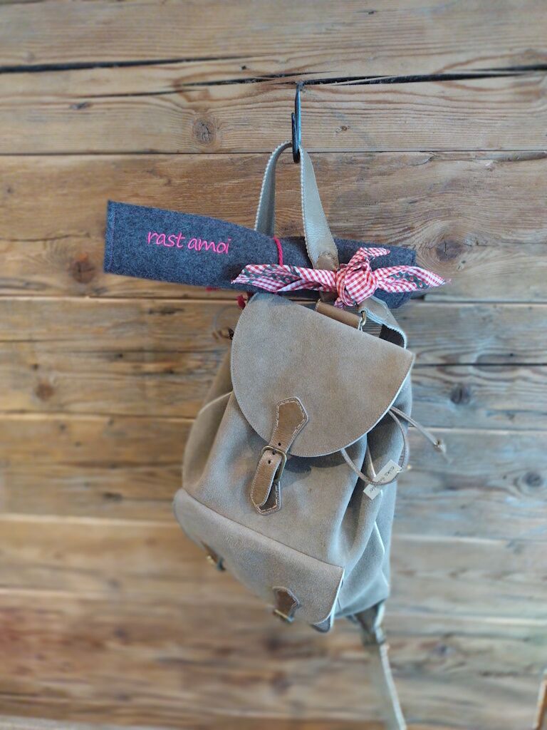 Rucksack-Deko und Craft-Work im Atelier-Klosterhaus in Holzgau.