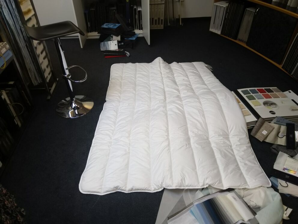 Auswahl der Gäste-Bett-Decken für die Zimmer der Dorfstube in Holzgau.