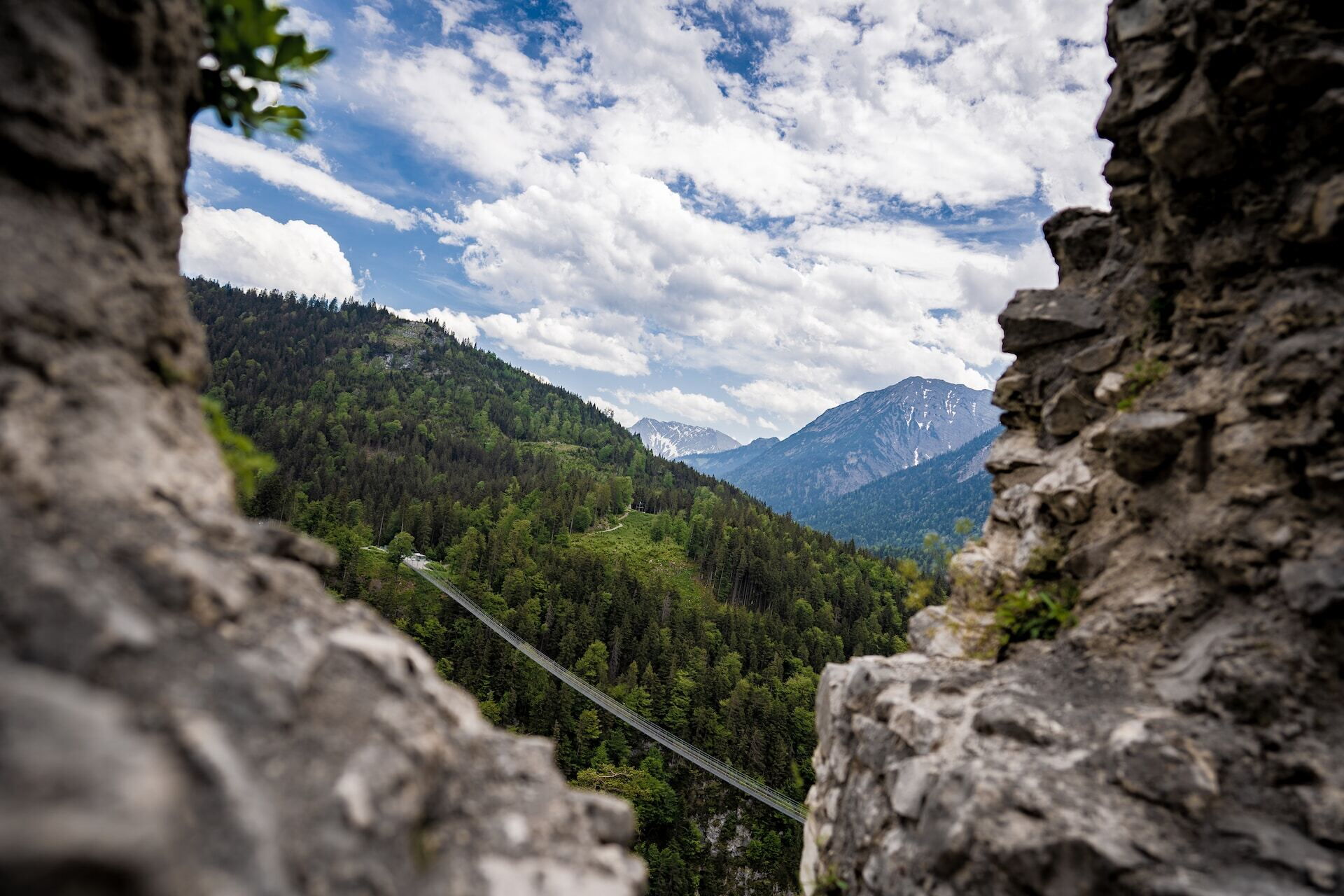 Ausflug auf die Burg-Ehrenberg bei Reutte und die Highline 179 erleben.