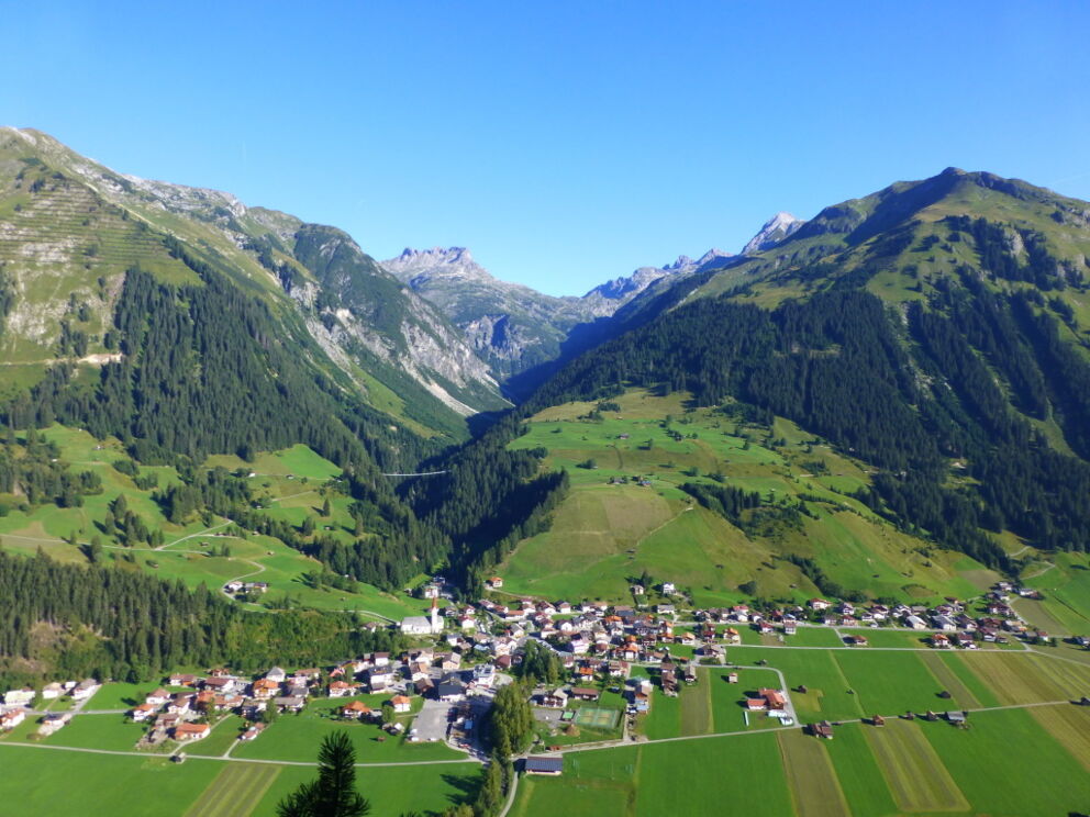Wandern in den Sommermonaten zur "Scheibe" in Holzgau.