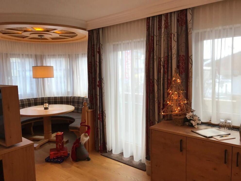 Schönes Weihnachtszimmer im Naturpark Lechtal.