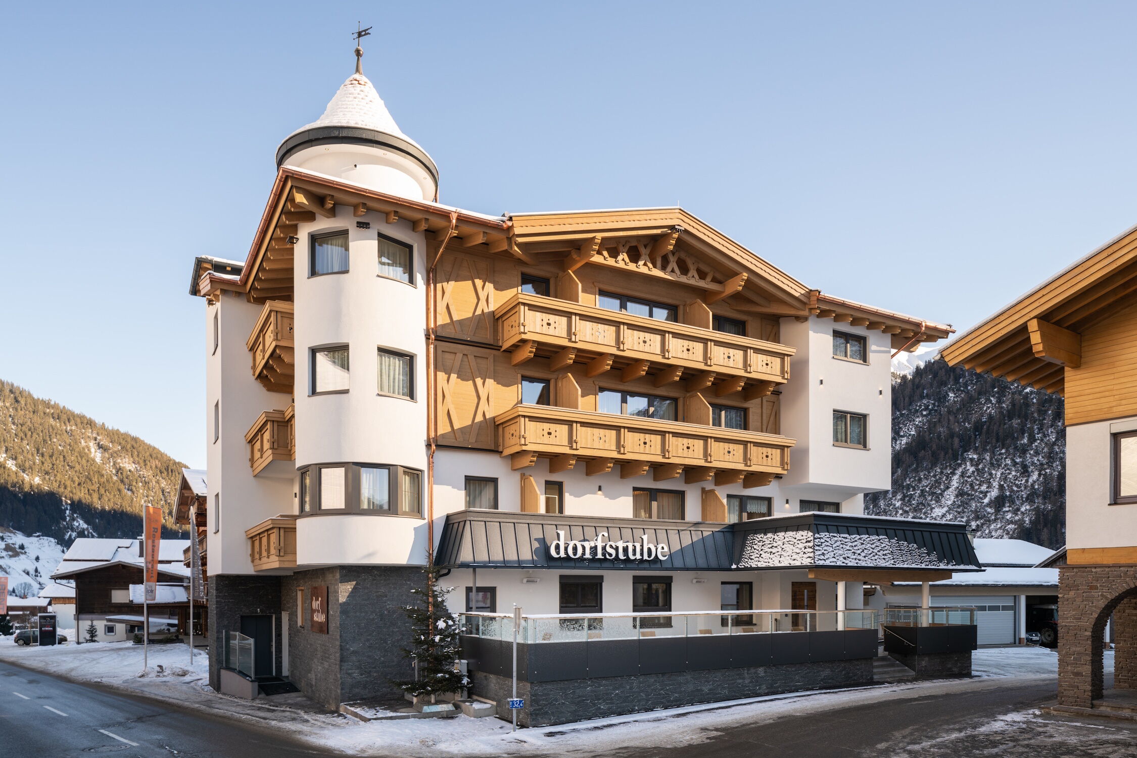 Winterwandern im Lechtal ab der Gästepension-Dorfstube.