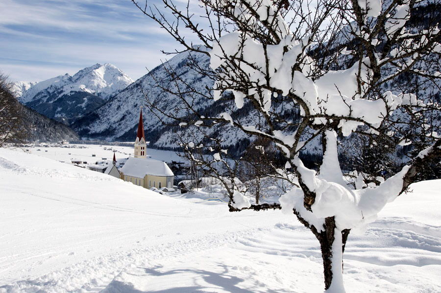 Gemütlich Skifahren am Gföllberglift in Holzgau.