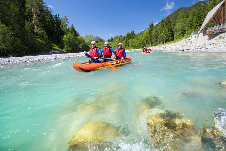 Raftingspaß am Wildfluss "Lech" im schönen Naturpark-Lechtal.