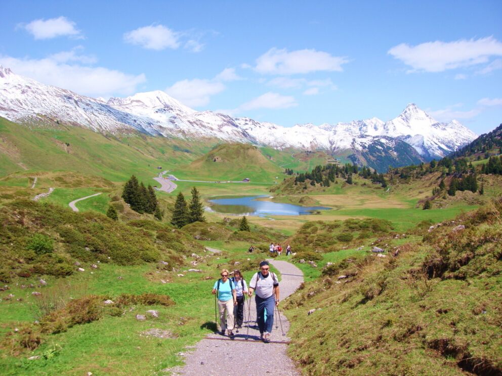 Urlaub im Lechtal und in der Dorfstube. Fit mit Nordic-Walking im hohen Gebirge.