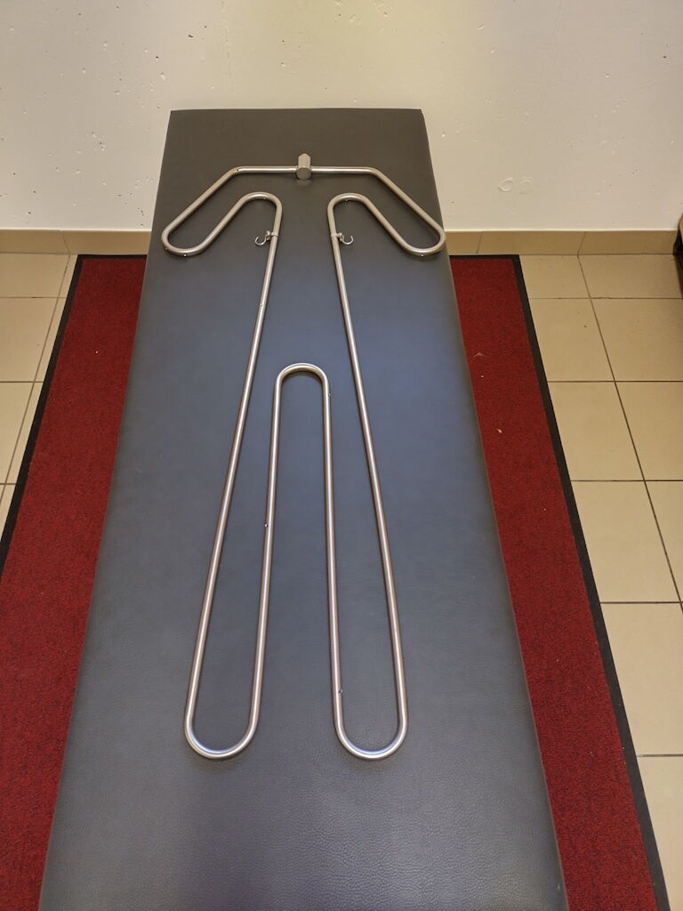 Ganzkörpertrocknungsbügel der mobilen Trocknungsanlage in der Dorfstube.