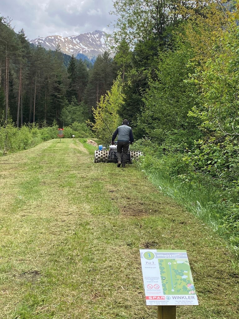 Disc-Golfen mit der Dorfstube Holzgau am Freischwimmbadgelände in Bach/Elbigenalp