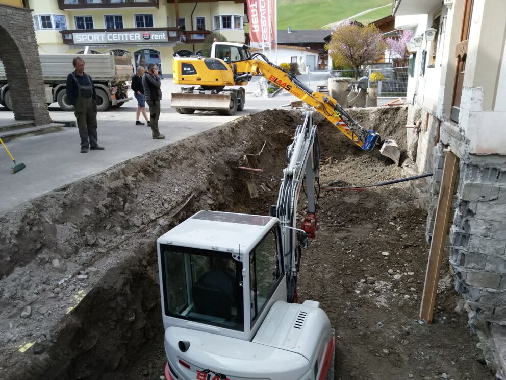 Aushubarbeiten im Restaurant Dorfstube für den Keller und neue Terrasse.