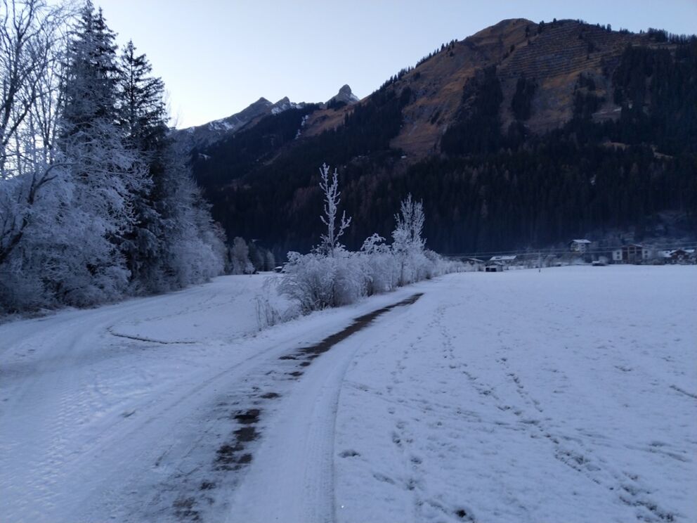 Wandern entlang dem Raureifwandervorschlag der Dorfstube in Holzgau.