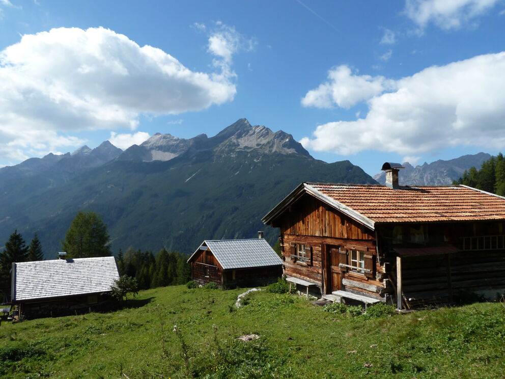 Wandern im Sommer auf verschiedene Hütten und Almen im Naturpark Lechtal.