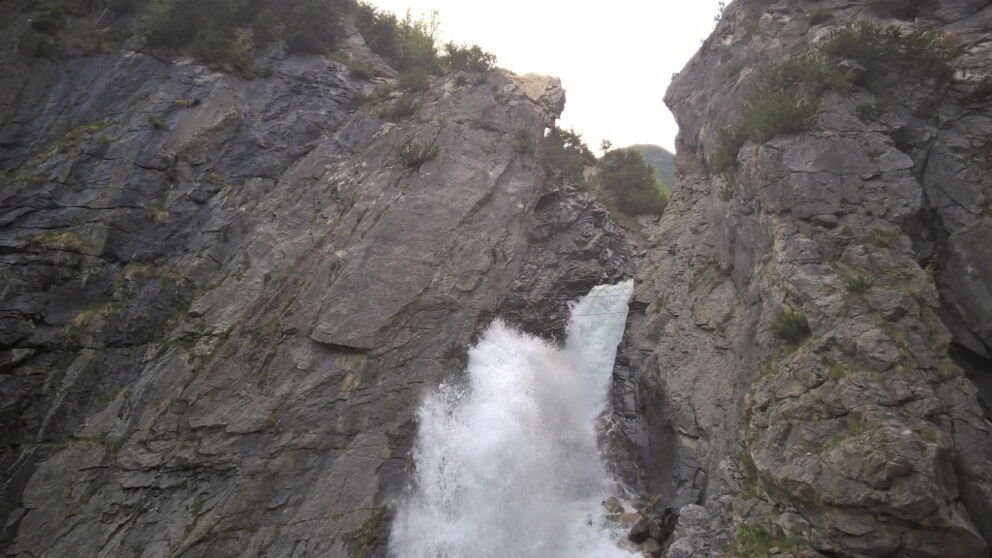 Erlebnisklettersteig mit Schlüsselstellen Seilbrücken zur Steinbockrunde.