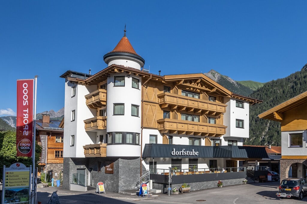 Unterkunft-Zimmer-Frühstück Außenansicht Gästepension-Hotel-Dorfstube Holzgau.