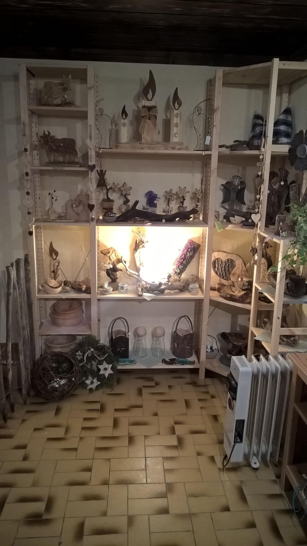 Dekorationen zum verlieben im Kreativmarkt in Holzgau, selbstgebasteltes aus Lechtaler Naturmaterialien.