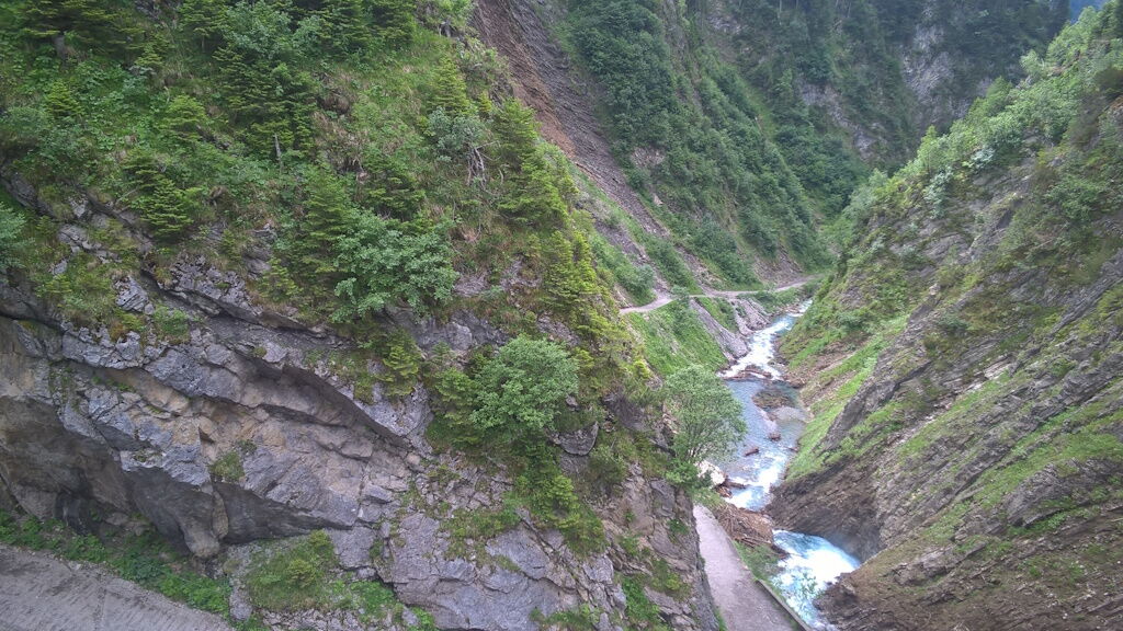 Blick raus ins Höhenbachtal Richtung Holzgau vom "Gamsblick".