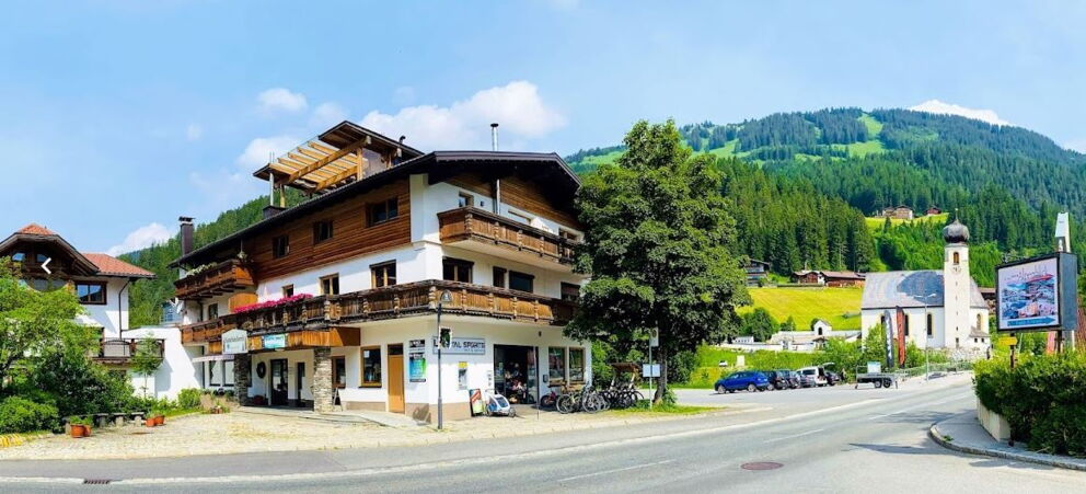 Sport und Freizeitequipment kaufen und mieten im Lechtal-Sports im Naturpark-Lechtal in Bach.
