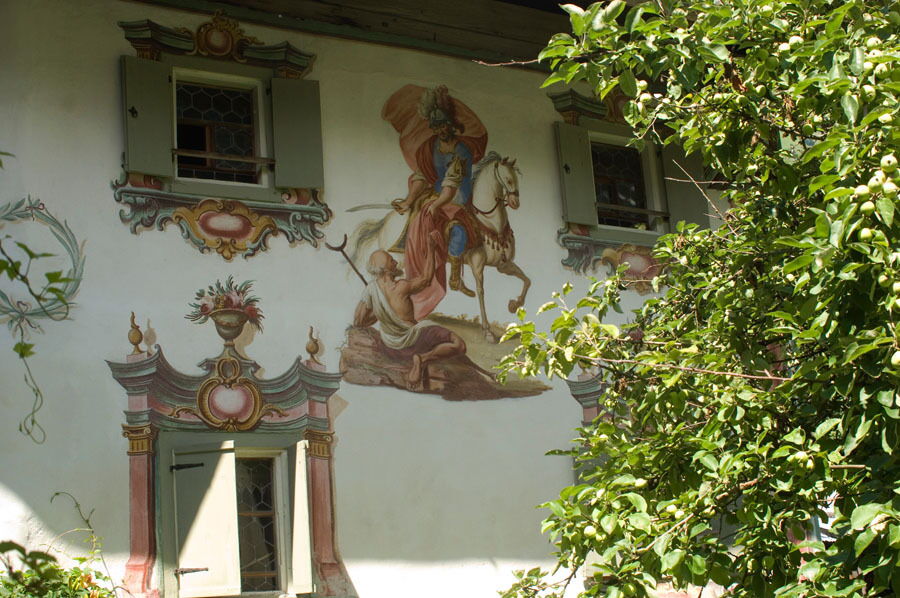 Schöne und prunkvolle bemalte Wände in Holzgau.