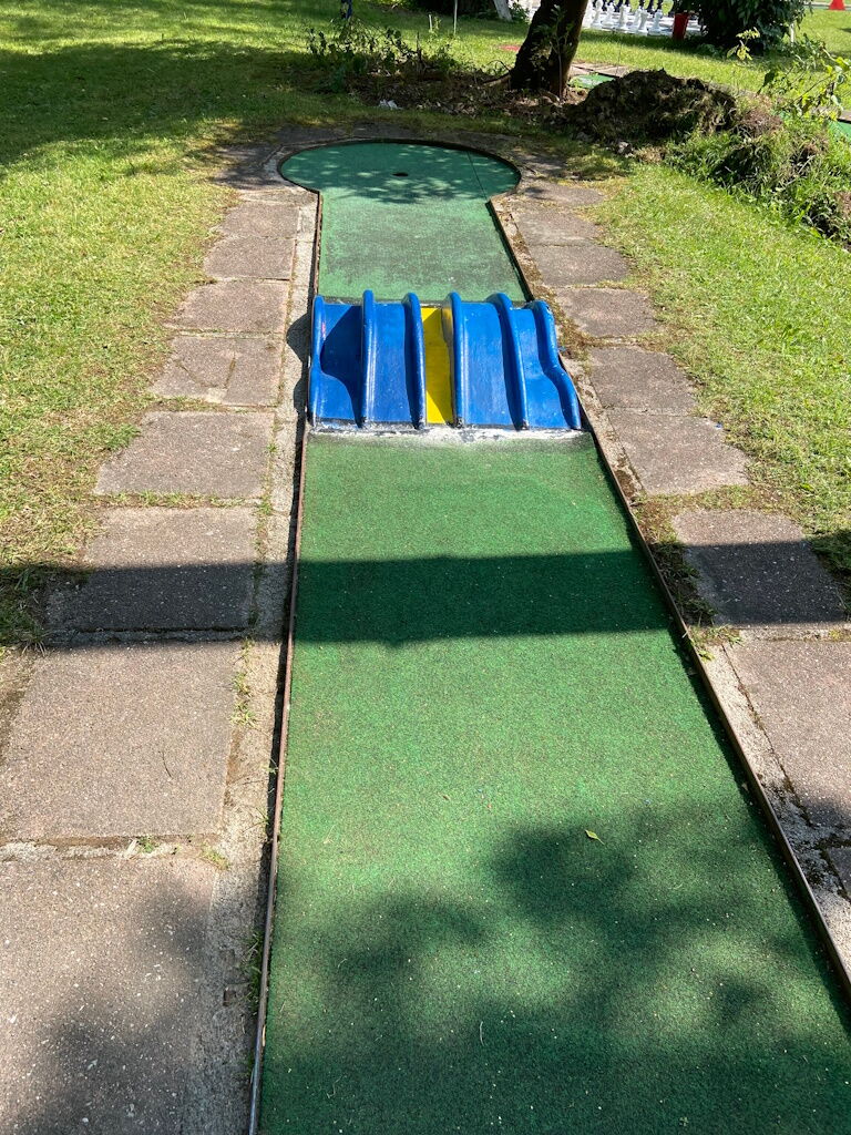 Welche Welle führt den Minigolfball am besten ans Ziel?