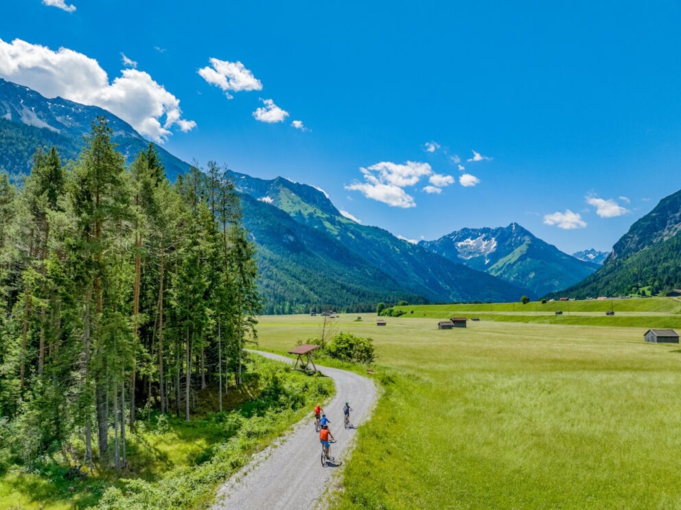 Radfahrwege mit der Familie nutzen im Naturpark-Lechtal .