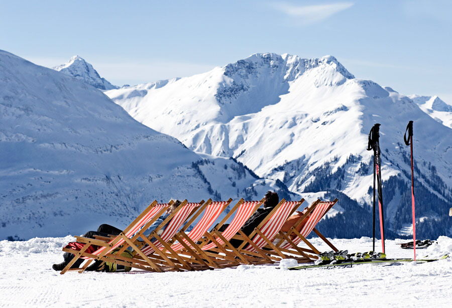 Winterpanorama genießen nach dem Skifahren an der Jöchelspitze.