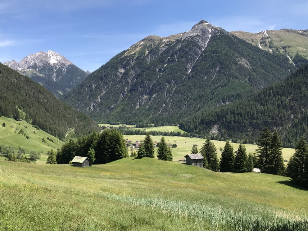 Erkunden des Lechwegabschnittes im Frühsommer in Holzgau.