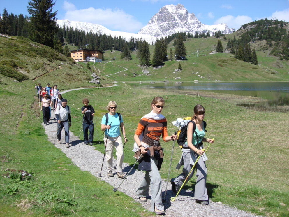 Nordic-walking zum Körpersee ab dem Salober im Frühjahr.