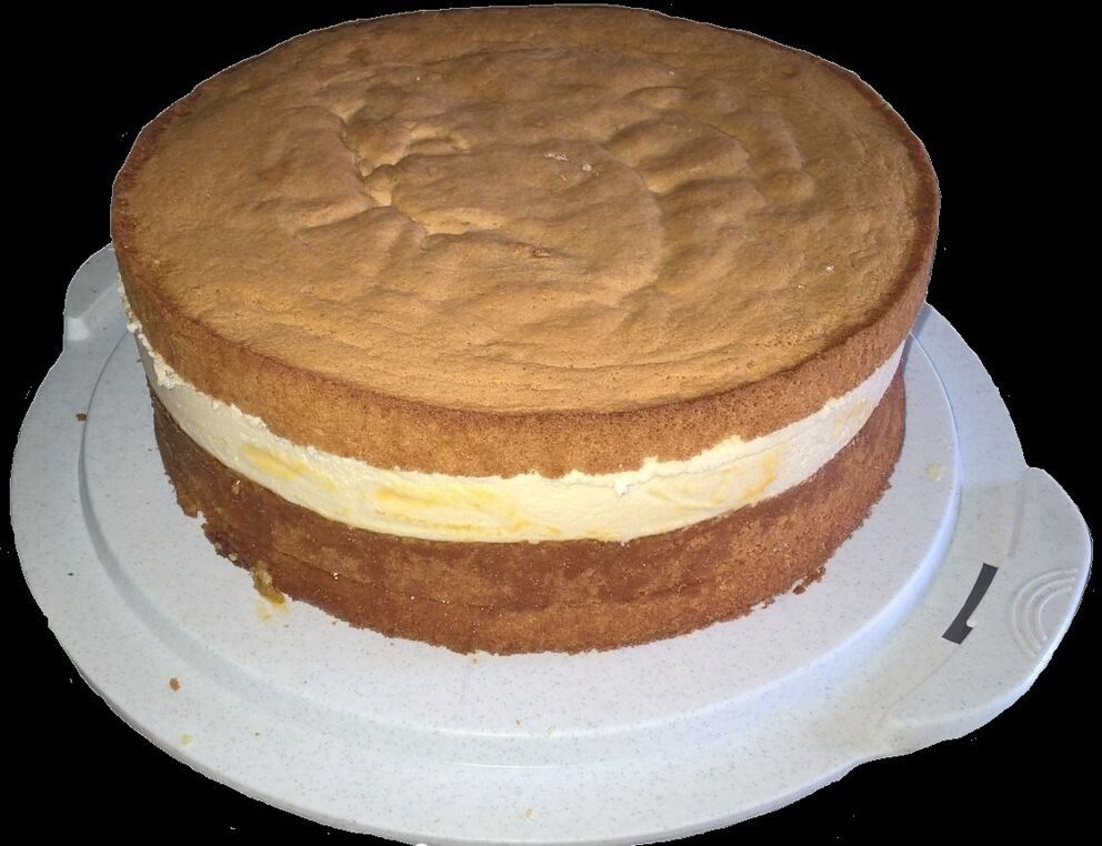 Kaffee und leckeren Käsesahnekuchen in der Dorfstube genießen.