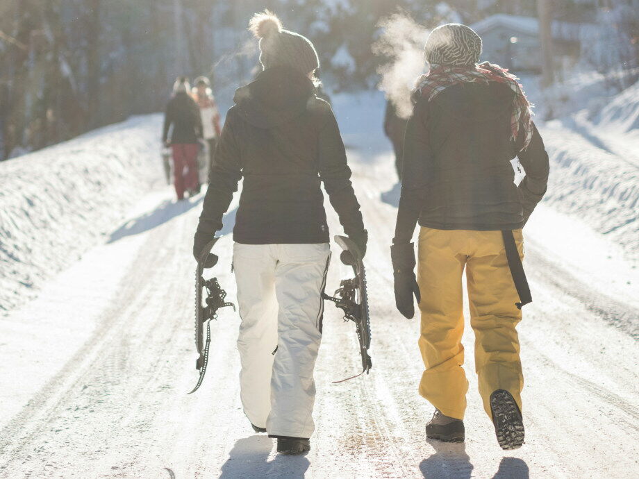 Wandern im Naturpark-Lechtal mit den Schneeschuhen.