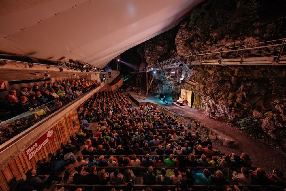 Freilichttheater auf der Geierwally-Freilichtbühne in Elbigenalp.