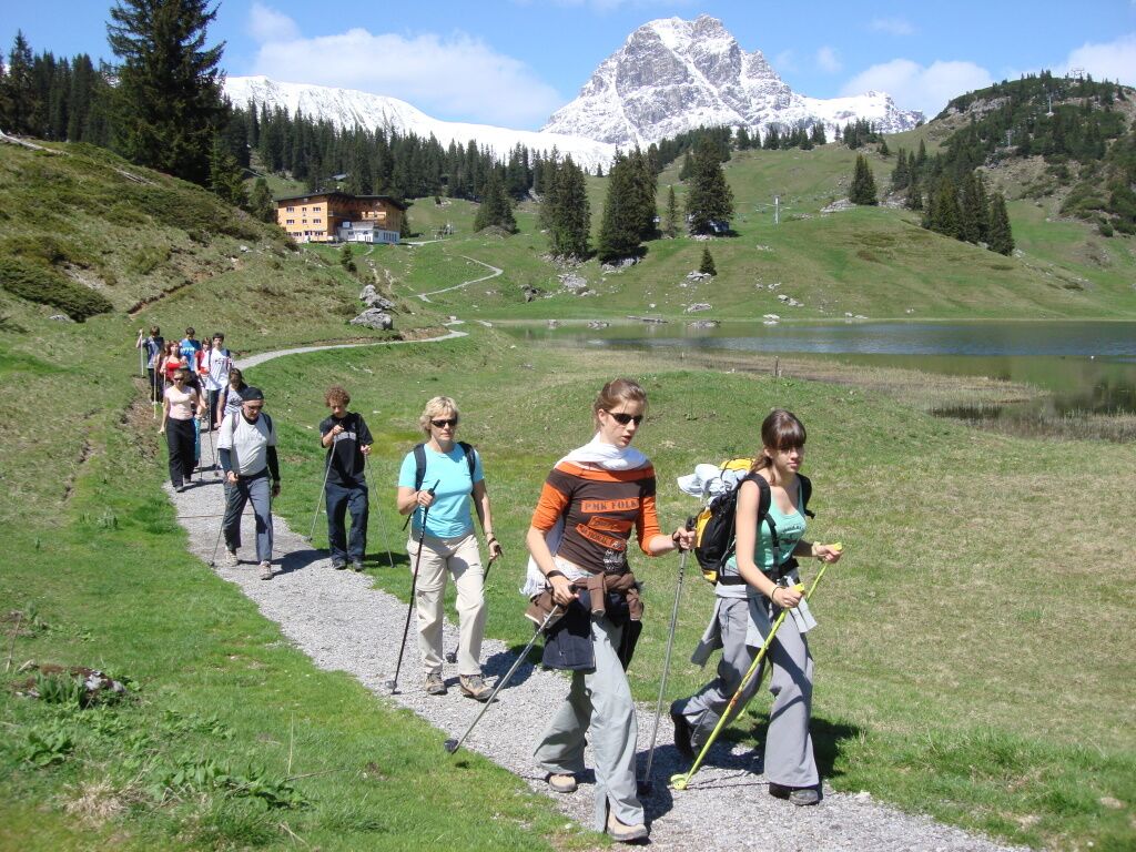 Nordic-walking zum Körpersee ab dem Salober im Frühjahr.