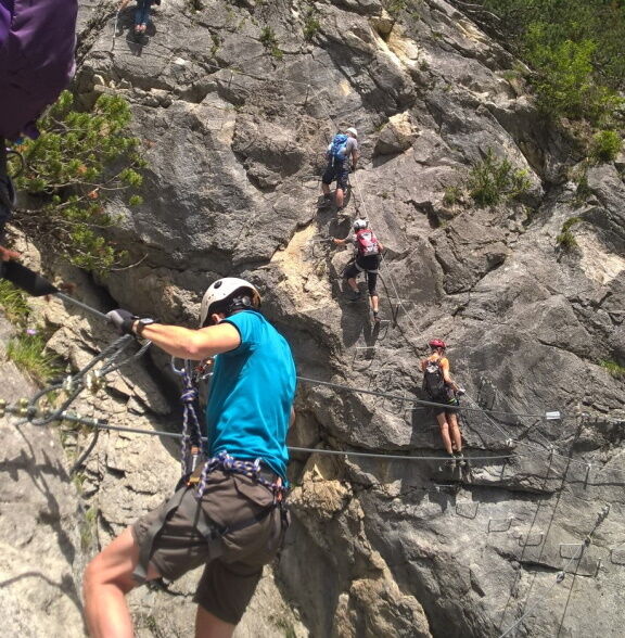 Aktiv in den Sommermonaten im Lechtal mit der Dorfstube in Holzgau.