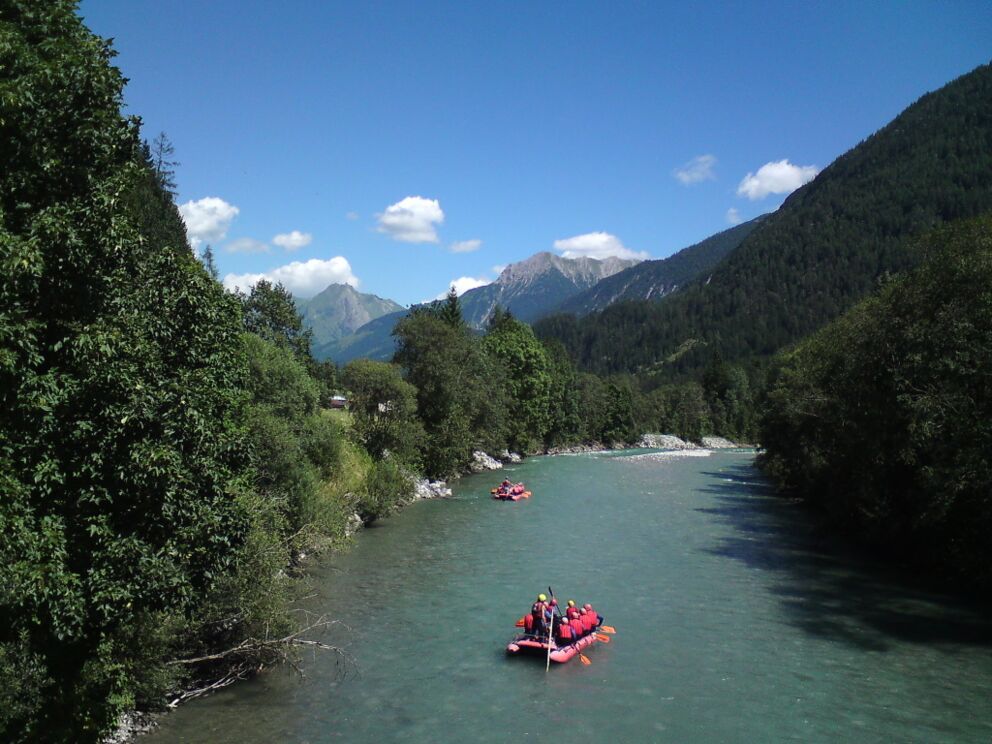 Fun-rafting im Lechtal und gut übernachten in der Dorfstube in Holzgau.